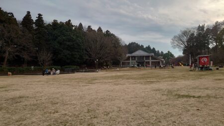 あけぼの山農業公園の広場